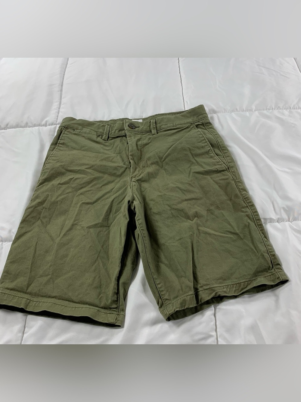 Pre loved gap ESSENTIAL KHAKI 10 SHORTS size 29